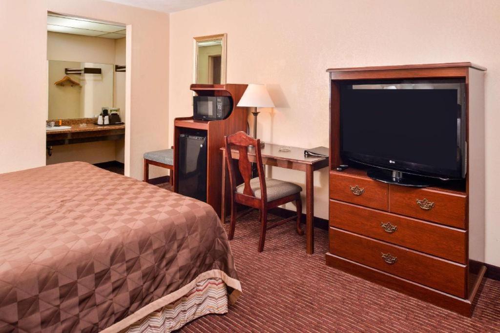 Americas Best Value Inn Alliance Exterior photo